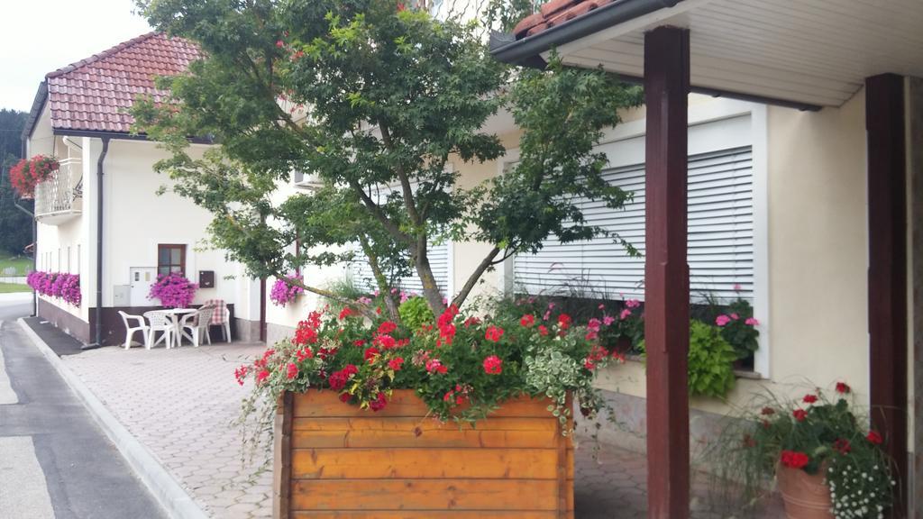 Darja Guesthouse Dob Екстериор снимка